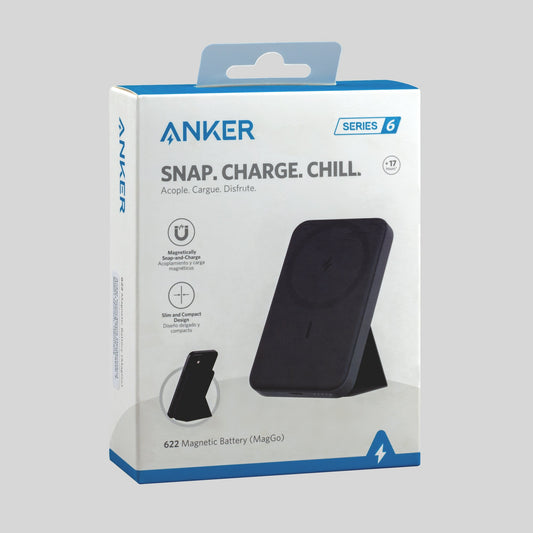 Anker PowerCore Mag-Go 5K Powerbank Ansicht Verpackung Frontal Schwarz mit Hintergrund Grau